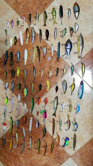 Lote de señuelos de pesca variados