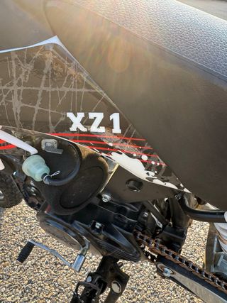 Moto Malcor XZ1 Negra y Roja