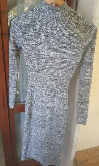 Vestito grigio e nero