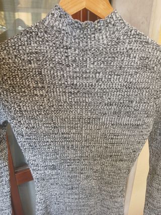 Vestito grigio e nero