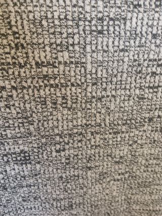 Vestito grigio e nero