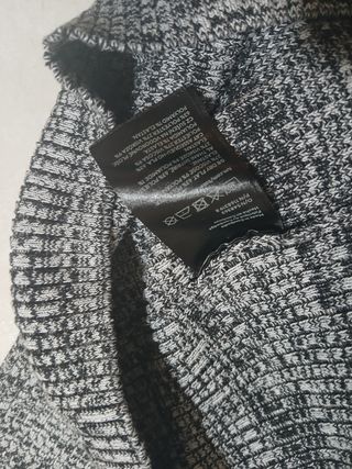 Vestito grigio e nero