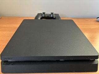 Consola PlayStation 4 Slim Negra