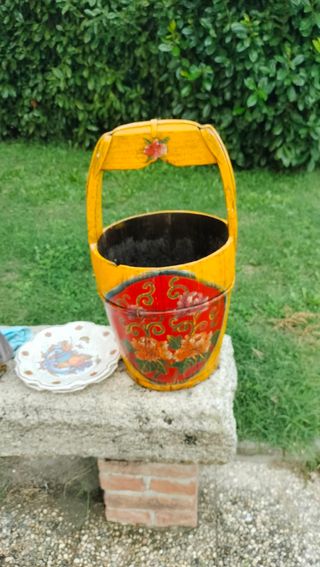 Secchio in legno decorato stile olandese