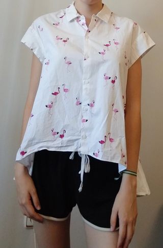 Camisa con estampado de flamencos
