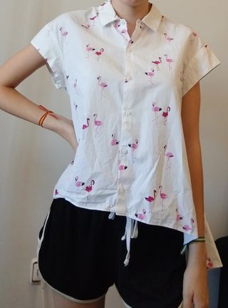 Camisa con estampado de flamencos