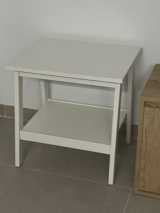 Mesita auxiliar blanca de madera