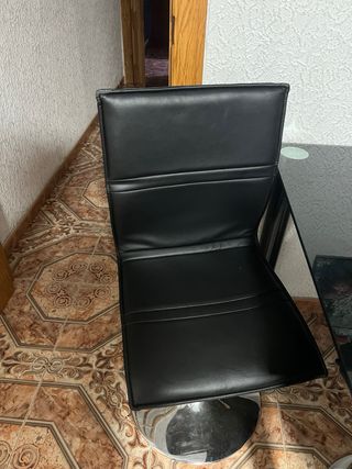 Mesa cristal negra con 4 sillas