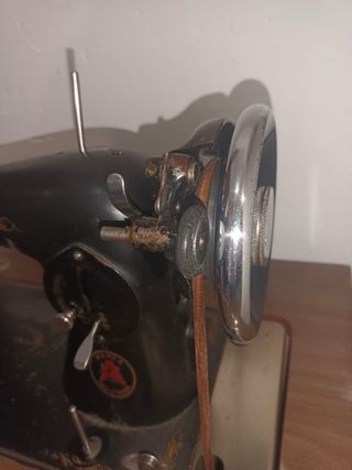 Máquina de coser Alfa vintage