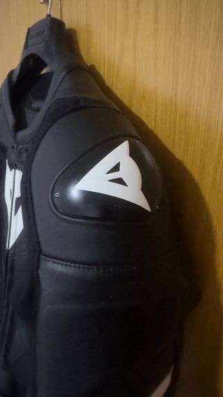 Mono Dainese 2 Piezas Cuero Negro talla 52