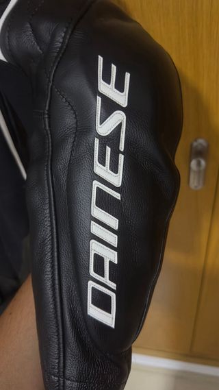 Mono Dainese 2 Piezas Cuero Negro talla 52