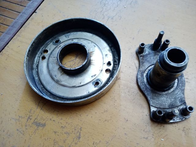 Plato Embrague y MOYU Mobylette.Doy los Tornillos