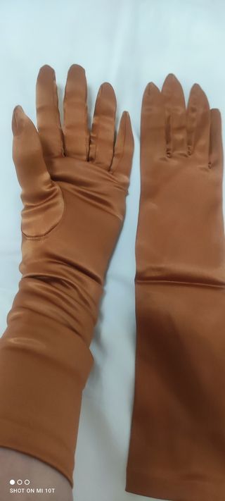 Guantes largos ceremonia caldera sin estrenar.