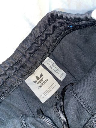 Chándal Adidas Negro con Rayas Blancas