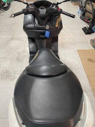 Suzuki Burgman UH200 2011