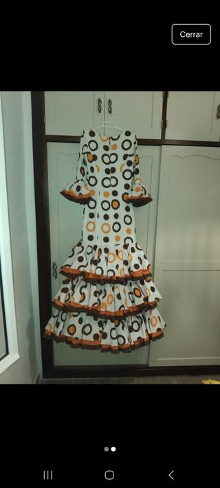 Traje de flamenca con círculos