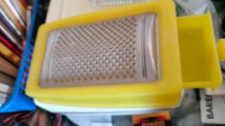 Grattugia Gialla con Cassetto