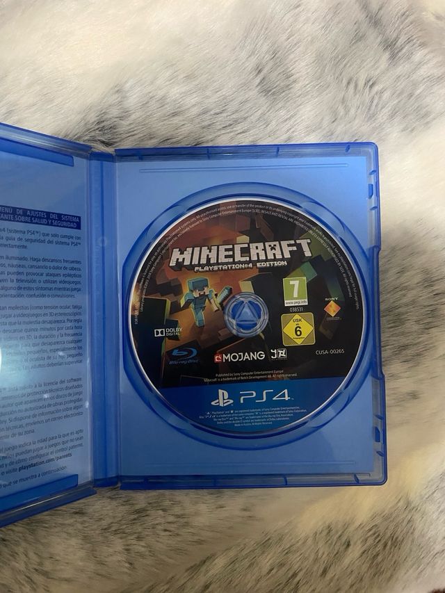 PS4 (PlayStation 4) con Mando y Juegos