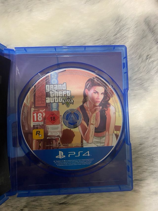 PS4 (PlayStation 4) con Mando y Juegos