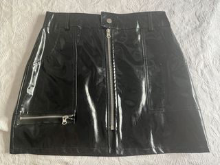Minifalda polipiel negra