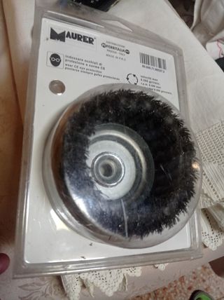 Cepillo de alambre para taladro