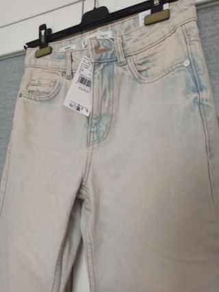 Jeans rectos Mango nuevos con etiqueta