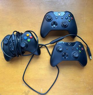 Xbox One 1TB + 4 Juegos + Kinect + 3 mandos
