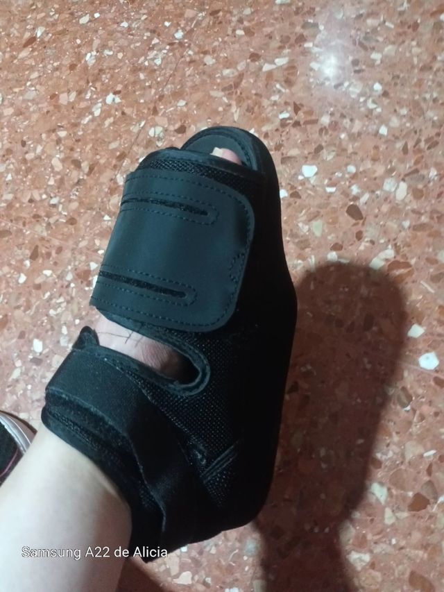 Zapato ortopédico negro
