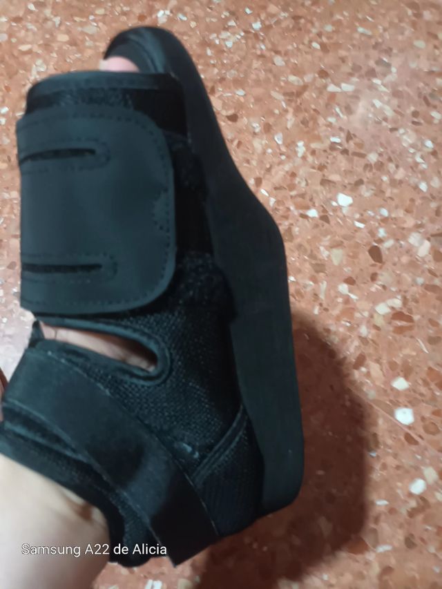 Zapato ortopédico negro