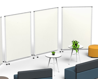 Divisoria de oficina blanca