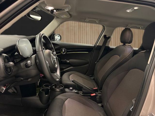 MINI Cooper 5 puertas F55