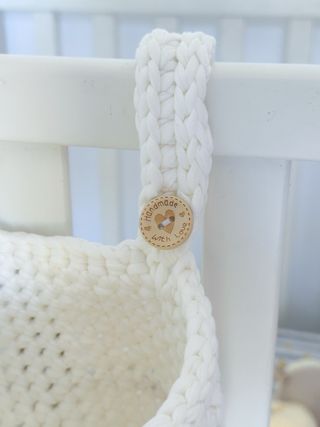 Cesta para cuna blanca