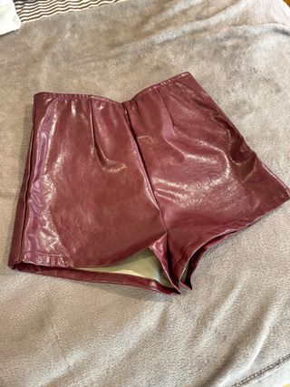 Pantalón cuero granate