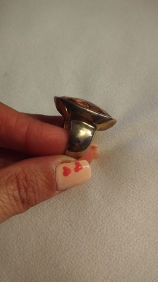 Anillo de plata bañado en oro con piedra ovalada