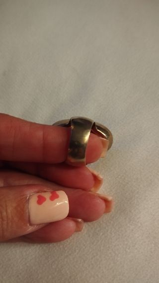 Anillo de plata bañado en oro con piedra ovalada