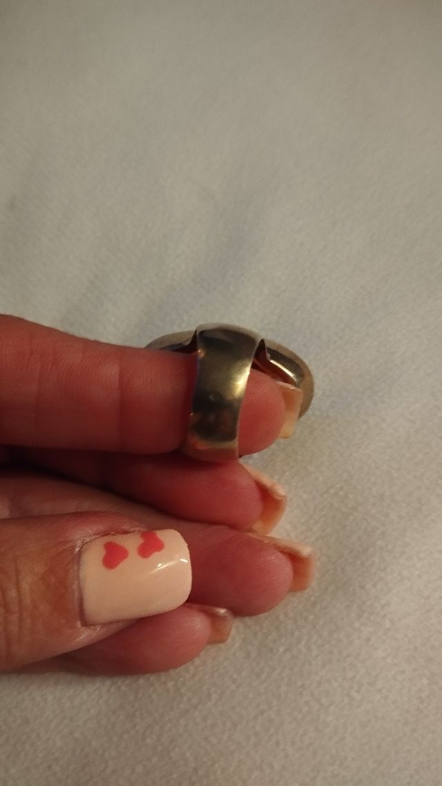 Anillo de plata bañado en oro con piedra ovalada