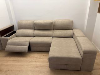 Sofá chaise longue beige.
3 metros de largo. 