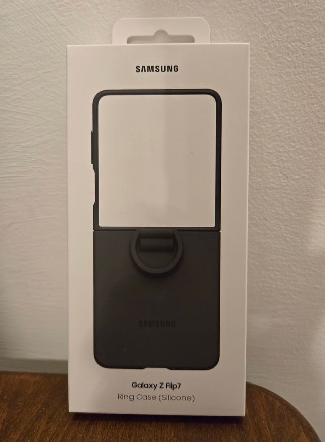 Samsung Galaxy Z Flip7 Ring Case Silicone Nero