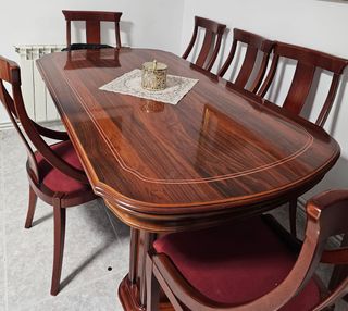 Comedor de madera con 6 sillas
