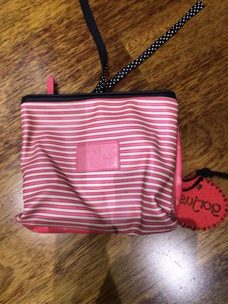 Neceser Santoro London. totalmente nueva ￼