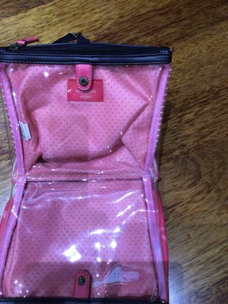 Neceser Santoro London. totalmente nueva ￼