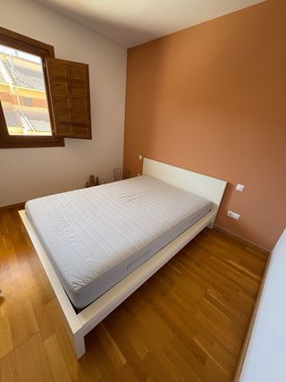 Cama Malm con somier y colchón