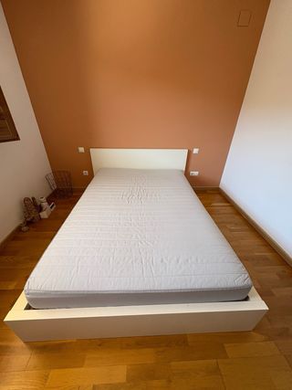 Cama Malm con somier y colchón