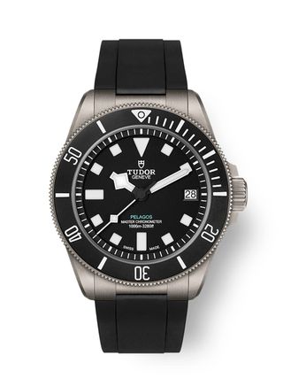 Tudor Pelagos Ultra Negro y Doble Correa incluida