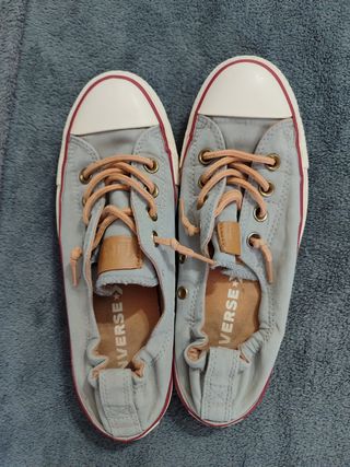 Zapatos Converse Gris y Rojo