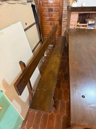 Mesa de madera con bancos 2,5m