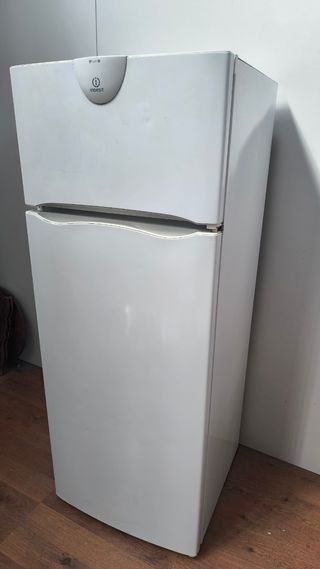 NEVERA FRIGORIFICO PEQUEÑA FUNCIONA BIEN