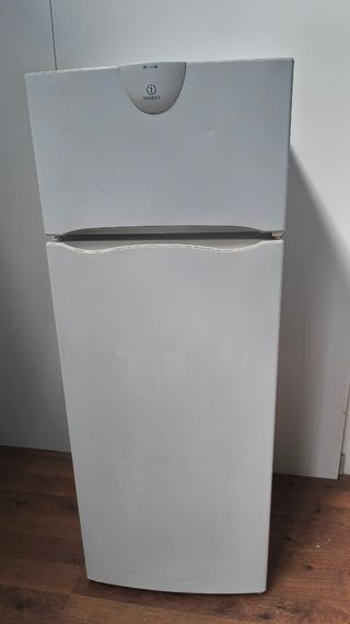 NEVERA FRIGORIFICO PEQUEÑA FUNCIONA BIEN