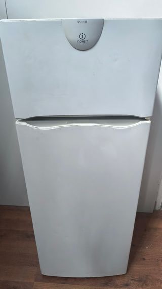 NEVERA FRIGORIFICO PEQUEÑA FUNCIONA BIEN