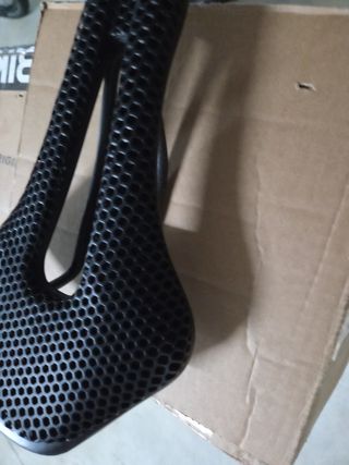 Sillín de bicicleta negro